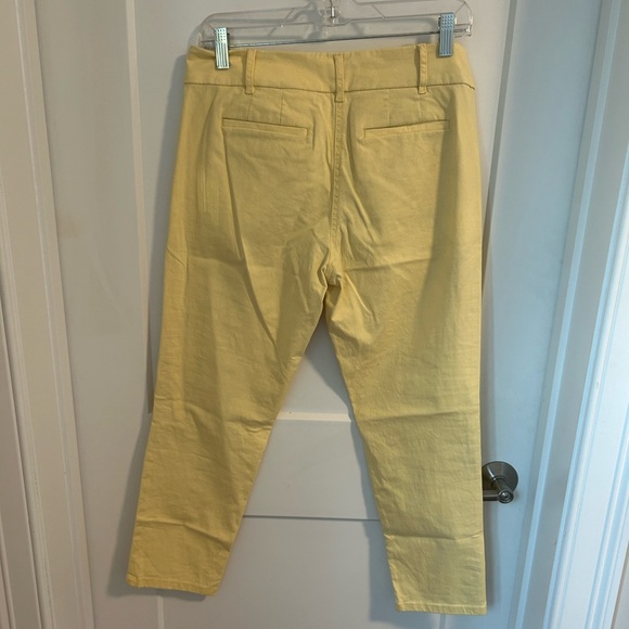 LOFT Size 6P Marisa Pale Yellow Pant - Picture 2 of 2